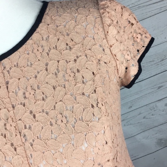 Loft pink lace dress - Picture 2 of 6